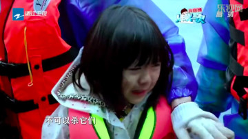爸爸捕魚，女兒哭了